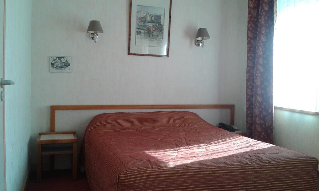Hotel Val Saint Hilaire Givet Eksteriør bilde