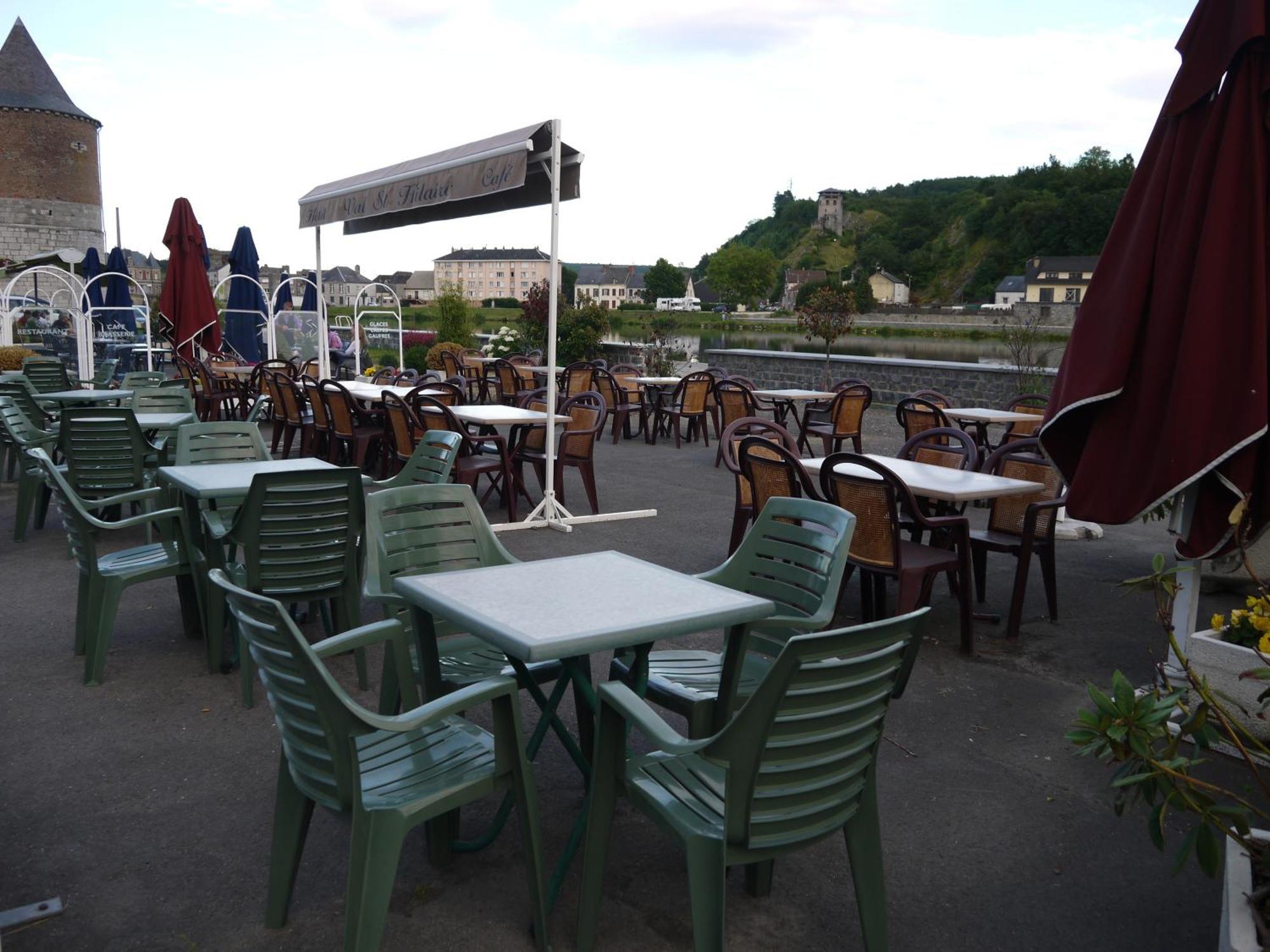 Hotel Val Saint Hilaire Givet Eksteriør bilde