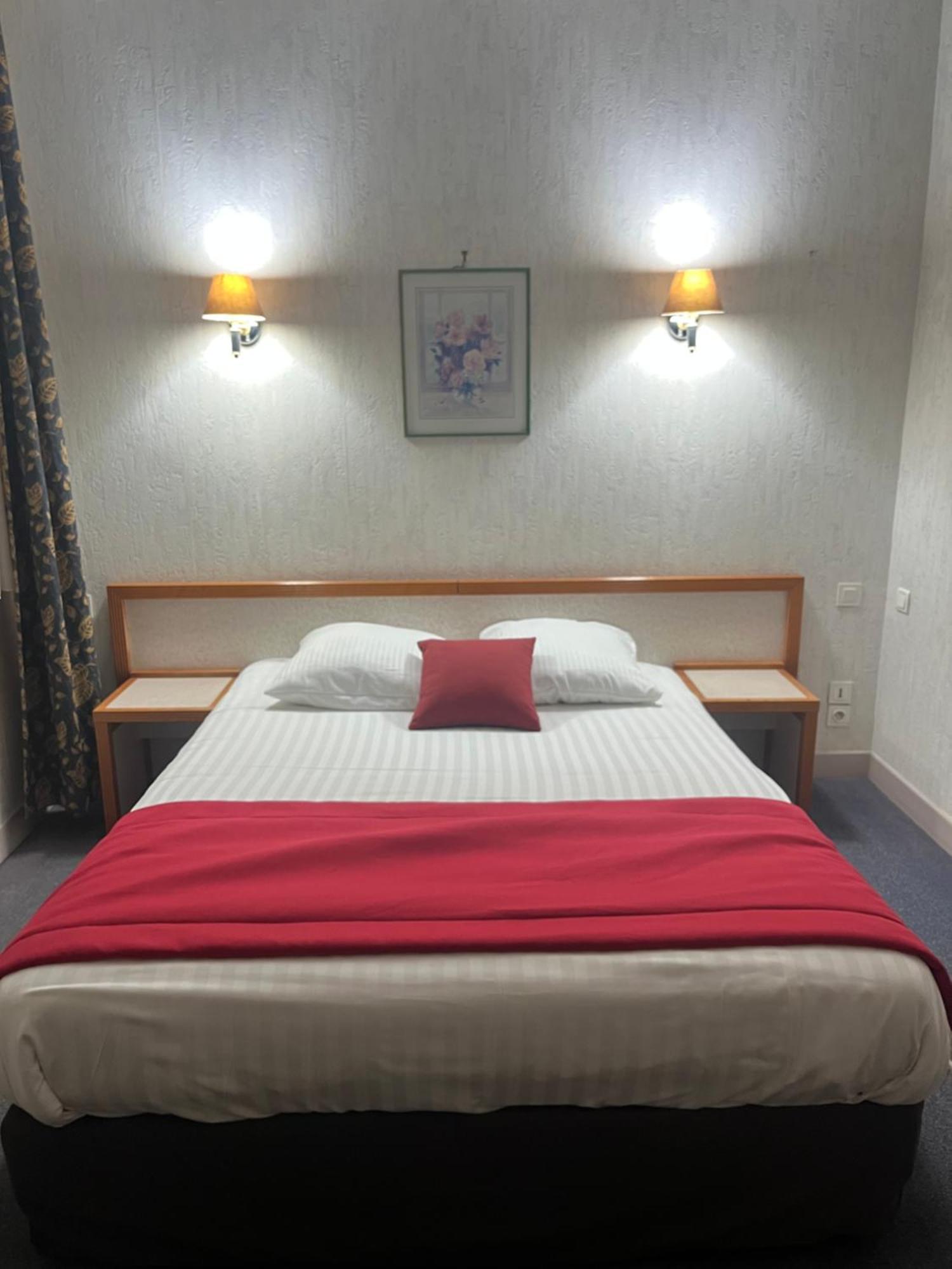 Hotel Val Saint Hilaire Givet Eksteriør bilde