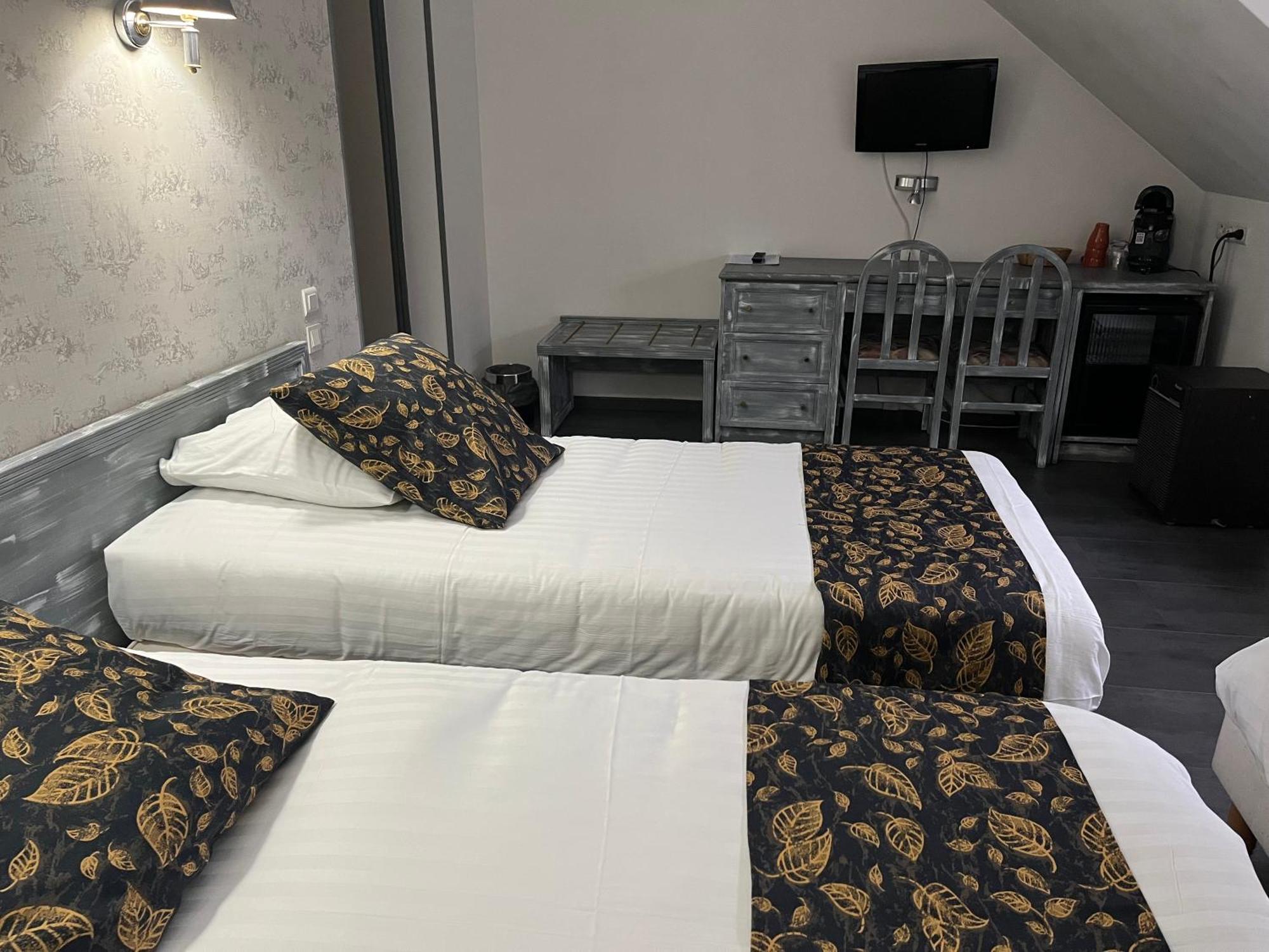 Hotel Val Saint Hilaire Givet Eksteriør bilde