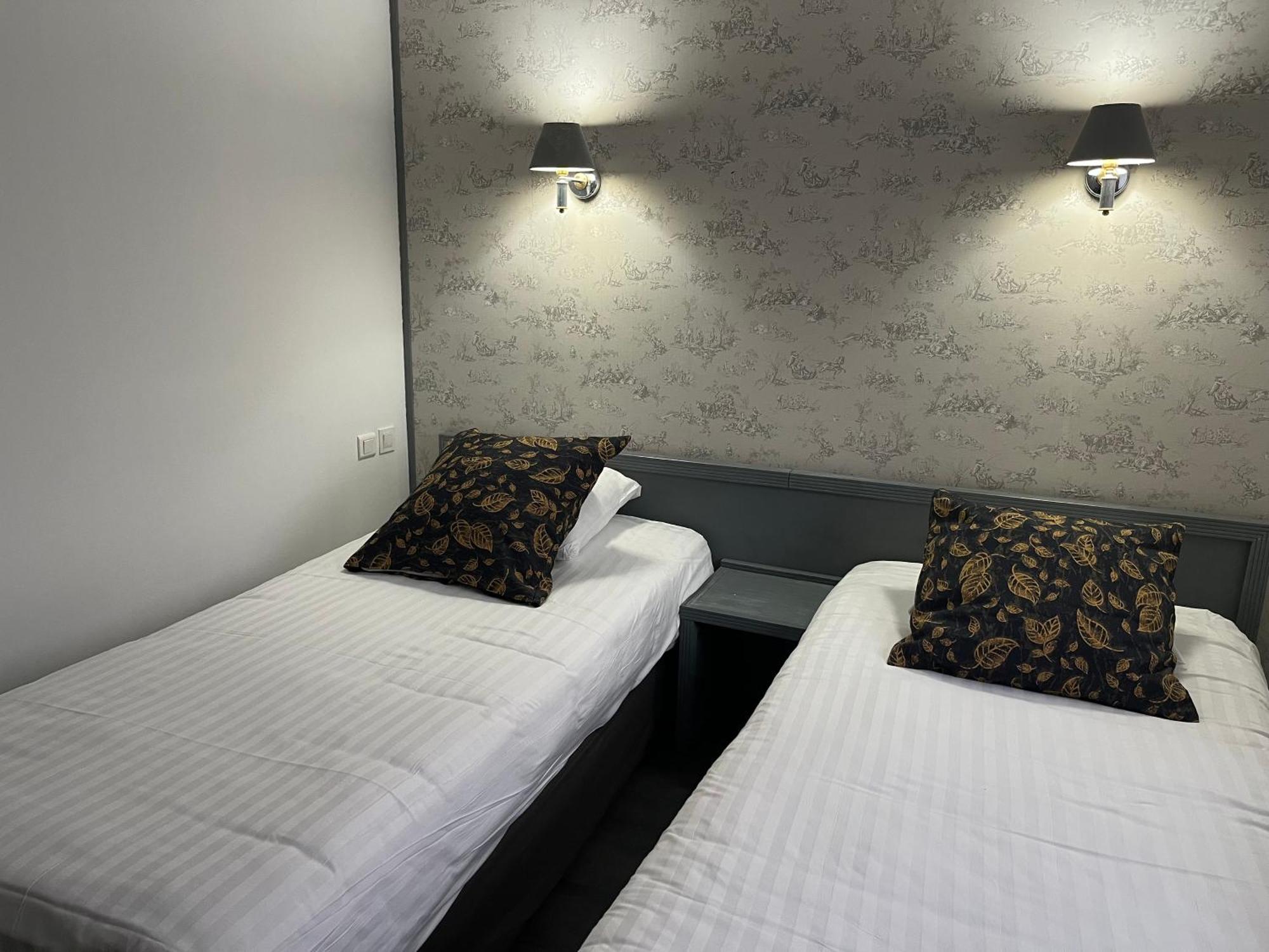 Hotel Val Saint Hilaire Givet Eksteriør bilde
